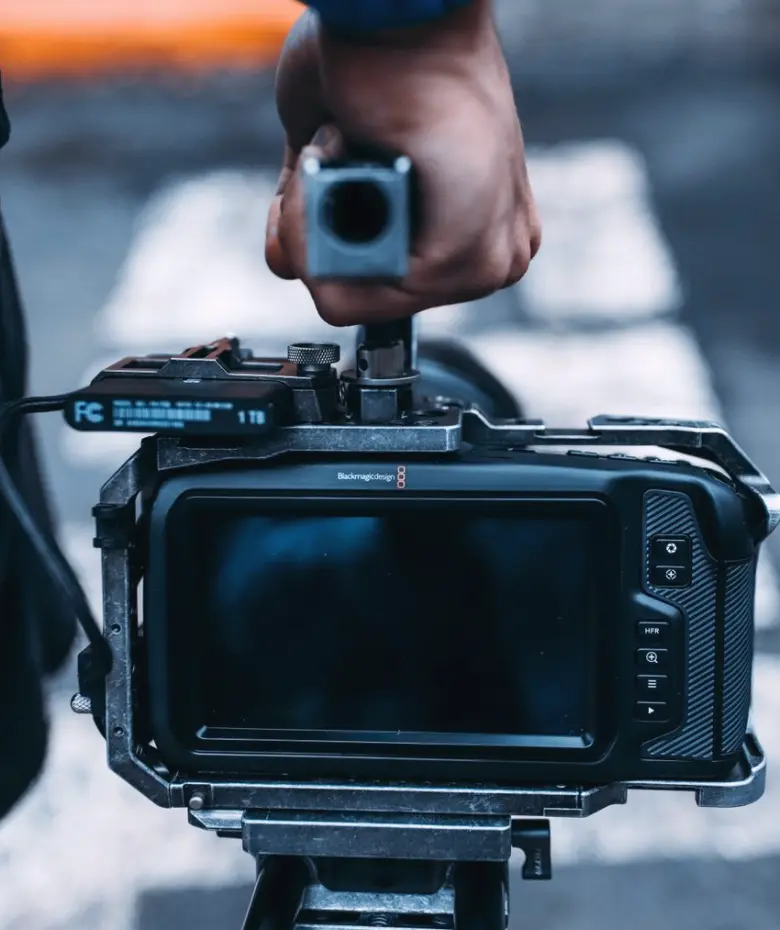 Handheld shooting at a live scene